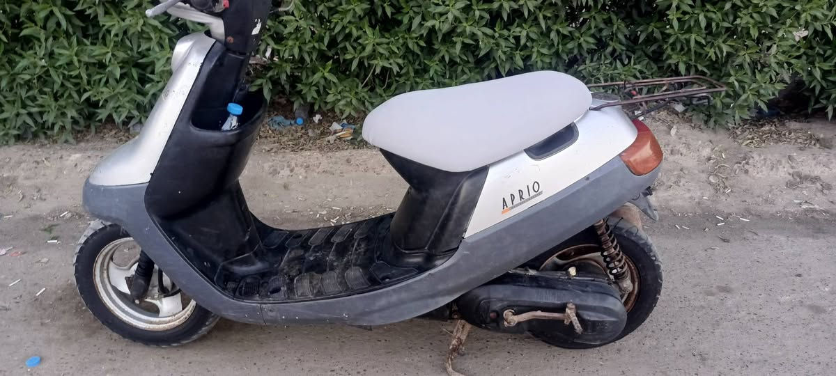 سلام عليكم من رخصت الادمن بطه 60نضيفه سلف يشغل بس ضعيف الباتري هندر ربع دوسه  للبيع او مراوس 300وبيه مجال كهربائية شلع شغاله *********** مكان مركز الحله
