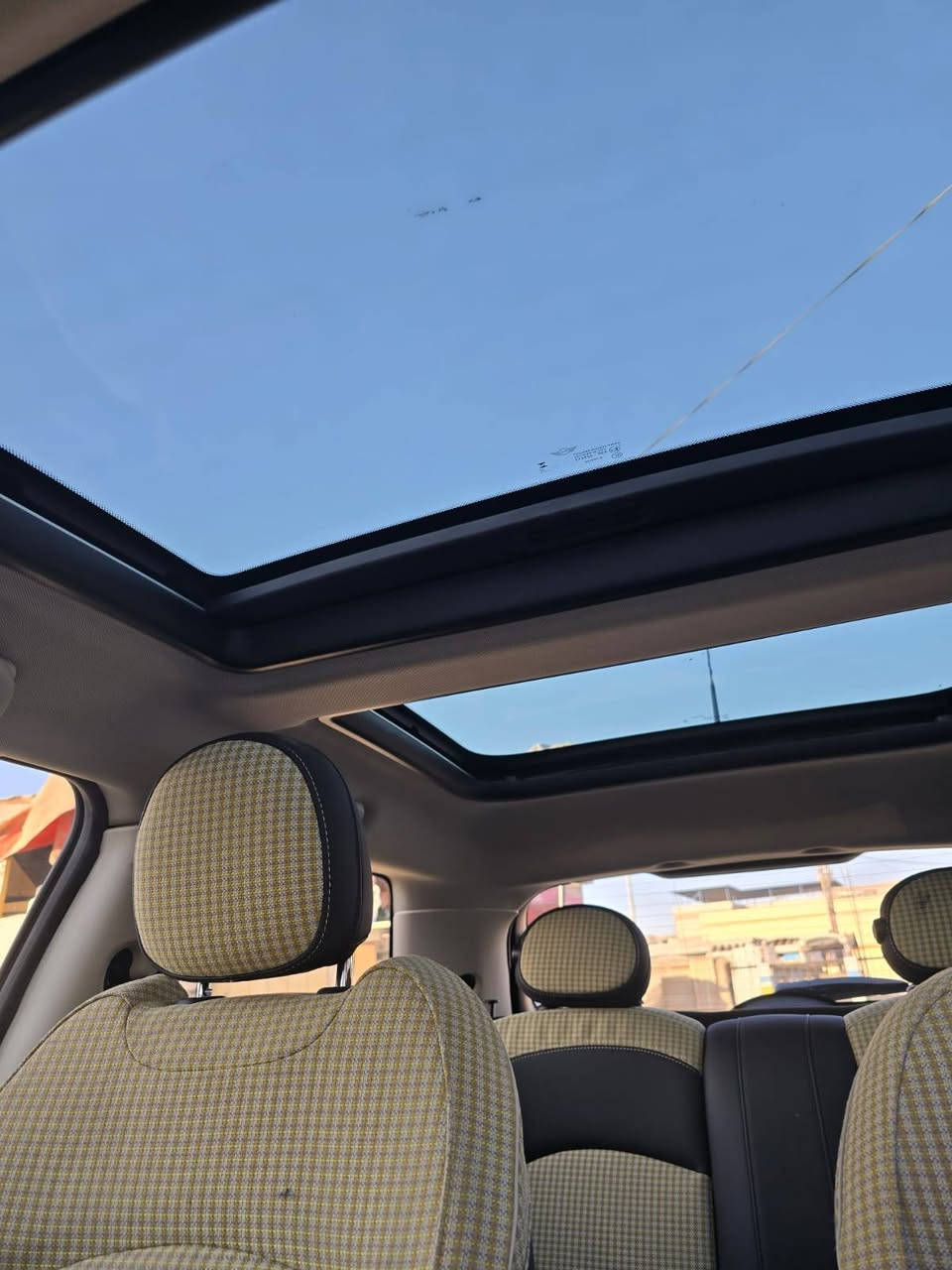 Mini cooper SE 2023
سيارة كهرباء بالكامل 32.6 Kwh
صور الضربة مرفقة 
بدون شواصي
استخدام شخصي و كلشي بلادي بيها 
للبيع او المراوس
150
***********
