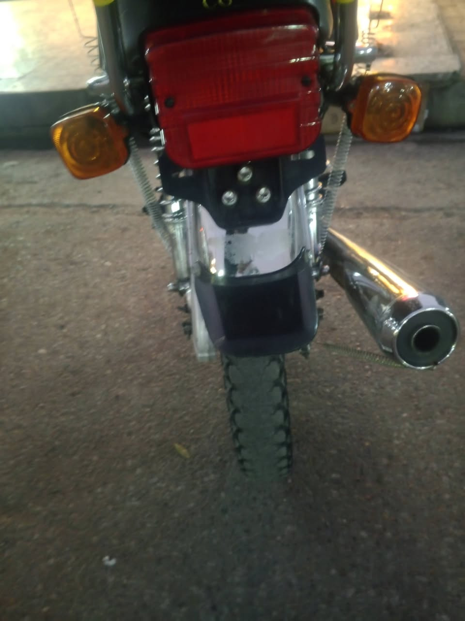 السلام عليكم دراجه يراني 4كير دراجه نضيفه وحلوه ومرتبه صفاحياته موجوده بس اني شايلهن تانكي جديد دبلات خلفي وامامي جدد دشبول جديد لا يت جديد دراجه متعوب عليه وحلوه السعر 500 مكاني بغداد حي العامل رجاء الموشراي ليراسل دراجه جديده بمعنى الكلمه مكفوله


**إذا كنت صاحب هذا الإعلان وتريد حذفه لأي سبب، رجاءا أرسل رسالة إلى الدعم الفني**