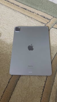 ايباد ١١ M2 • ٢٥٦ • بطارية ٩٢