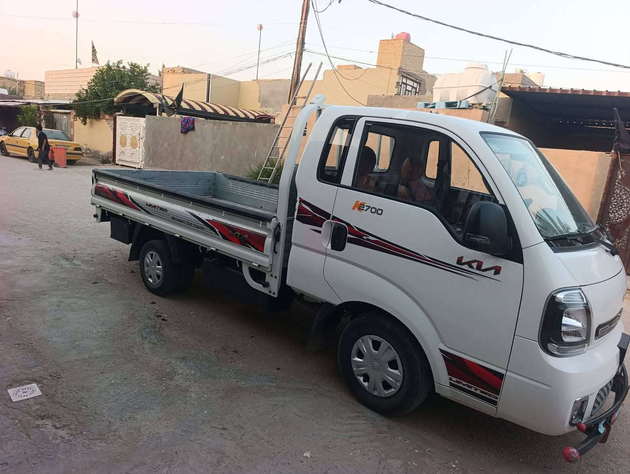 كيه نثيه مفتوح 
مديل 24
ماشيه 64
رقم قادسية 
كفاله عامه 
السعر 155مجال بصيط 
مكان لسياره ديوانيه قضاء سومر 
***********
