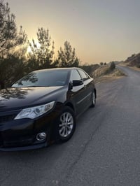 السلام وعليكم اخوان عندي كامري للبيع موديل ١٣ خليجي ماشية ١٢٤ مواصفات ...