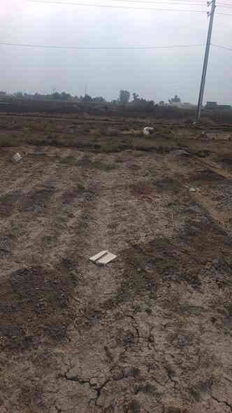 يا الله السلام عليكم اخوان دونم للبيع اوالمراوس #بسيارةلكزز ماكو اخو موقع يجنن بلبة المحمودية على #نهر القائد 500متر من الشارع العام موجوده بي كل الخدمات ماء اسالة وتبليط وكهرباء ويبعد عن #حي بدر 500متر والبناء بي مسموح #ومقابيلة محرم 100متر تقريبا الوجه مالة 40والنزال 60 طابو #سند 25تحويل مباشر #السعر 120مليون  الشراي يتصل العنوان قرب هذا البيت اول متفوت عل نهر القائد دقيقتين من الشارع 
*********** ابو مهيمن
