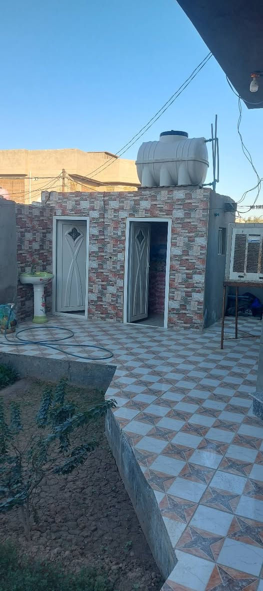 السلام عليكم بيت طابو زراعي سند 25
طريق الديوانية دغارة مساحة 300 متر يبعد عن الشارع العام 80 متر الاتصال  ***********
