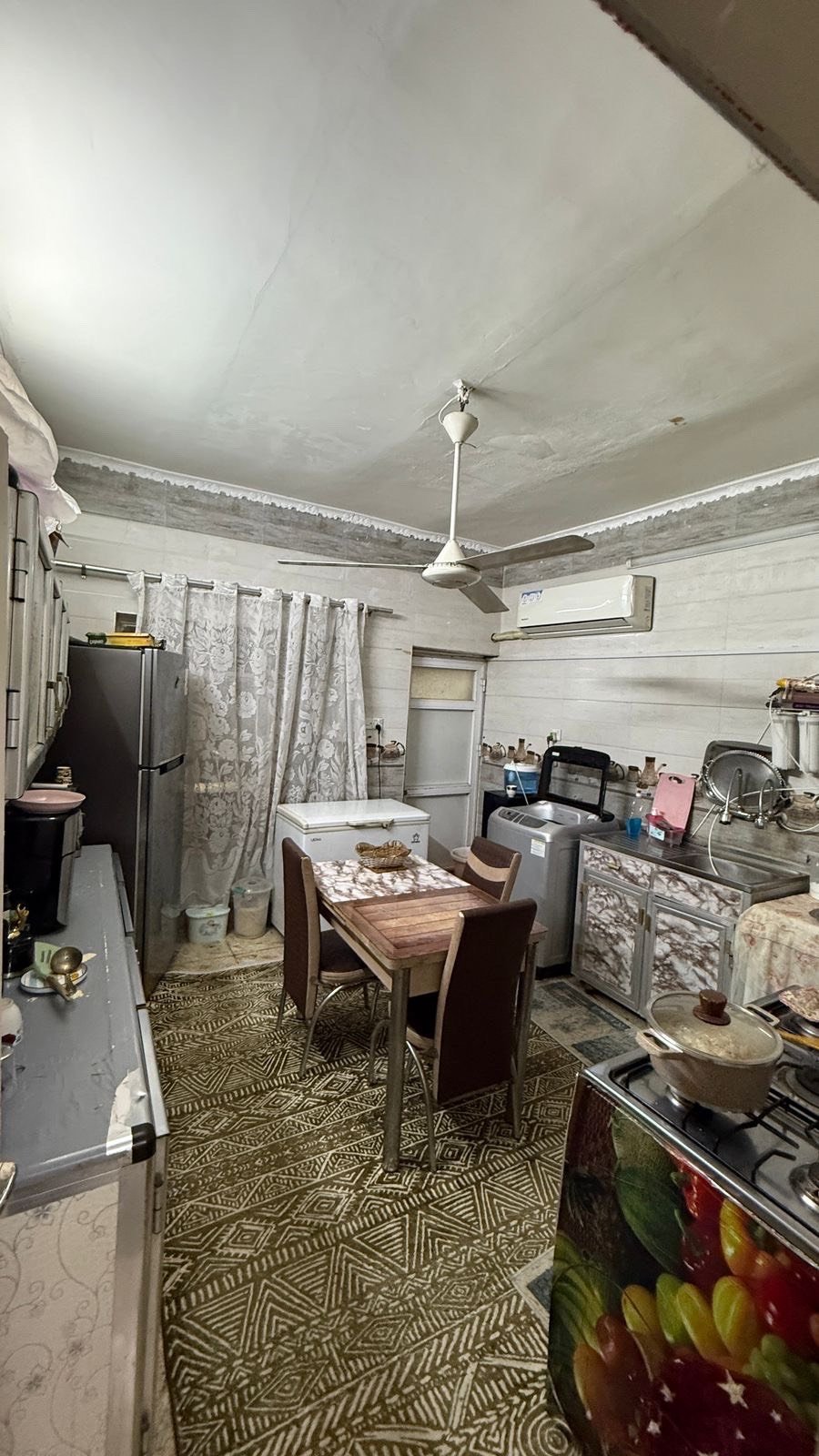 بيت للبيع العنوان كراده داخل مقابل حسينية ال مباركه فرع علوة الفكهاني  الشارع مغلق بي ساحه بالأخير تستدير بي السيارات  البيت مساحته 144م واقع حال 9 واجهه نزال 16 سند مستقل طابو صرف يقره بلسند 138 م استقطاع الشارع للبلديه عرض  الشارع 6م البيت 3طوابق استثمار
الطابق الارضي 3 غرف نوم +صاله +مطبخ +صحيات  سيراميك
الطابق  الأول 2 نوم +صاله +مطبخ+ صحيات سيراميك 
الطابق الثاني 2نوم +صاله+مطبخ +صحيات سيراميك
للاستفسار ‭٠٧٧١ ٣٤٦ ٦٢٧٩‬- ‭٠٧٨١ ٨٢٢ ١٨١٨‬