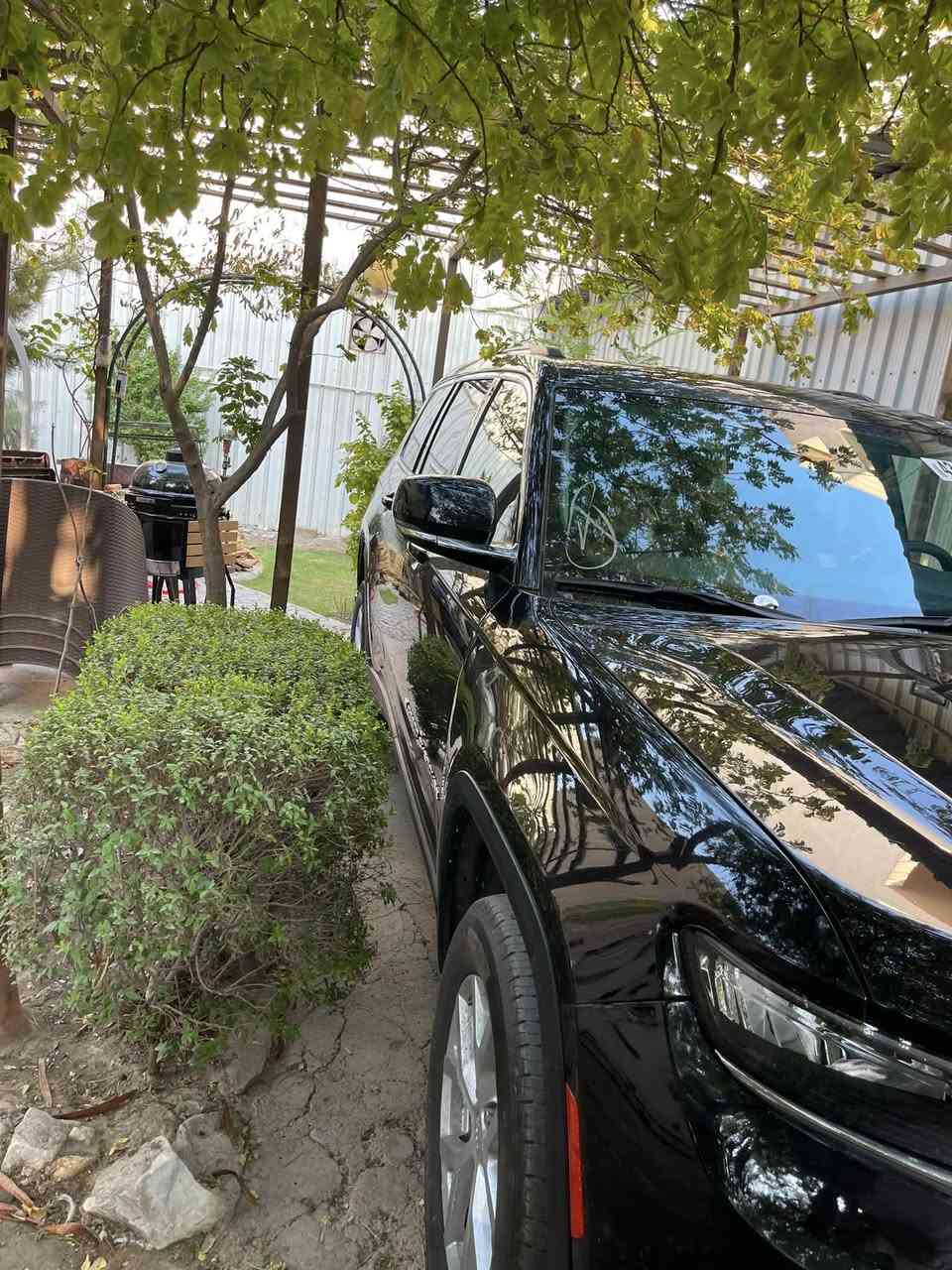 السلام عليكم للبيع فقط جيب لمتدد ٢٠٢٣ سبعه راكب VIP كشنات منفصله شراء من المزاد باسمي واستيرادها والسنًيه باسمي رقم بغداد ماشيه ٤٠  بدون ايرباكات حادثها موضح بالصور بغداد شارع ١٤ رمضان الاتصال بالرقم ***********
