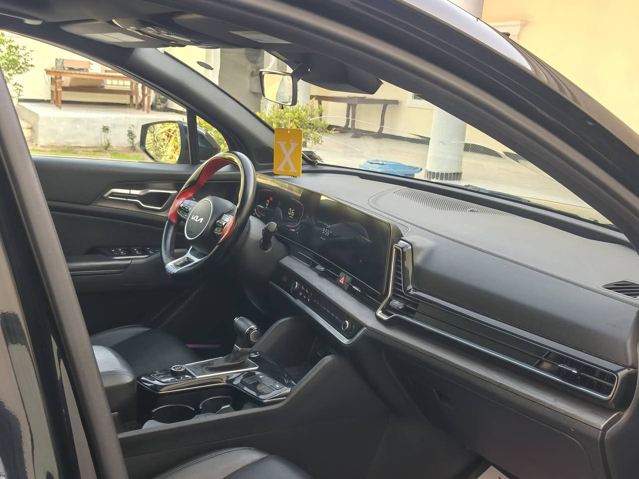 السلام عليكم ورحمة الله وبركاته،
سبورتج ٢٠٢٤ فول موصفات 
بيها قطعه صبغ قبق جنطه 
مكان السياره بغداد باسمي
*********** واتس 
***********
