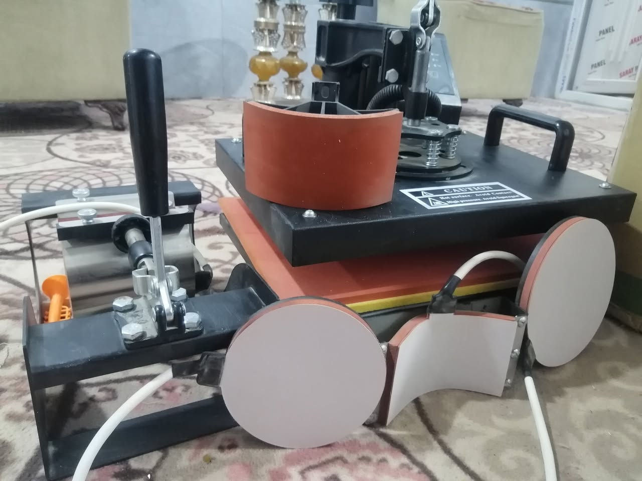 سلام عليكم مكبس حراري جديد بدون ستخدام صار سبوع من أخذته كامل هوه وملحقاته السعر ب ٢٥٠ وبي مجال كلش بسيط مكاني كوفه حي ميسان هاذ رقمي بي واتساب *********** وهااذ رقمي اتصل ودلل *********** او راسني خاص
