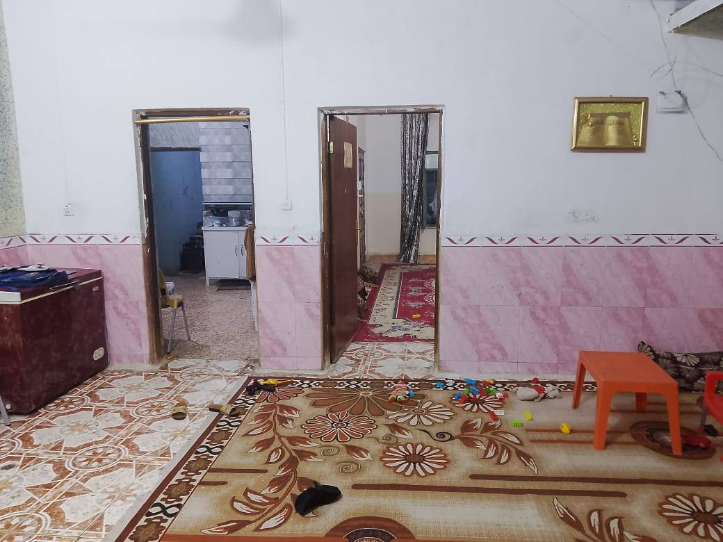 ياالله
سلام عليكم
البيت الببع طابو صرف
مساحه((150)) متر
الماجديه شارع الملعب خلف مدرسة مكه
يحتوي البيت على استقبال وصاله
وغرفتين نوم ومطبخ وصحيات داخليه 
وصحيات خارجيه ومنور وساحه
استفسار اتصل ((***********))
