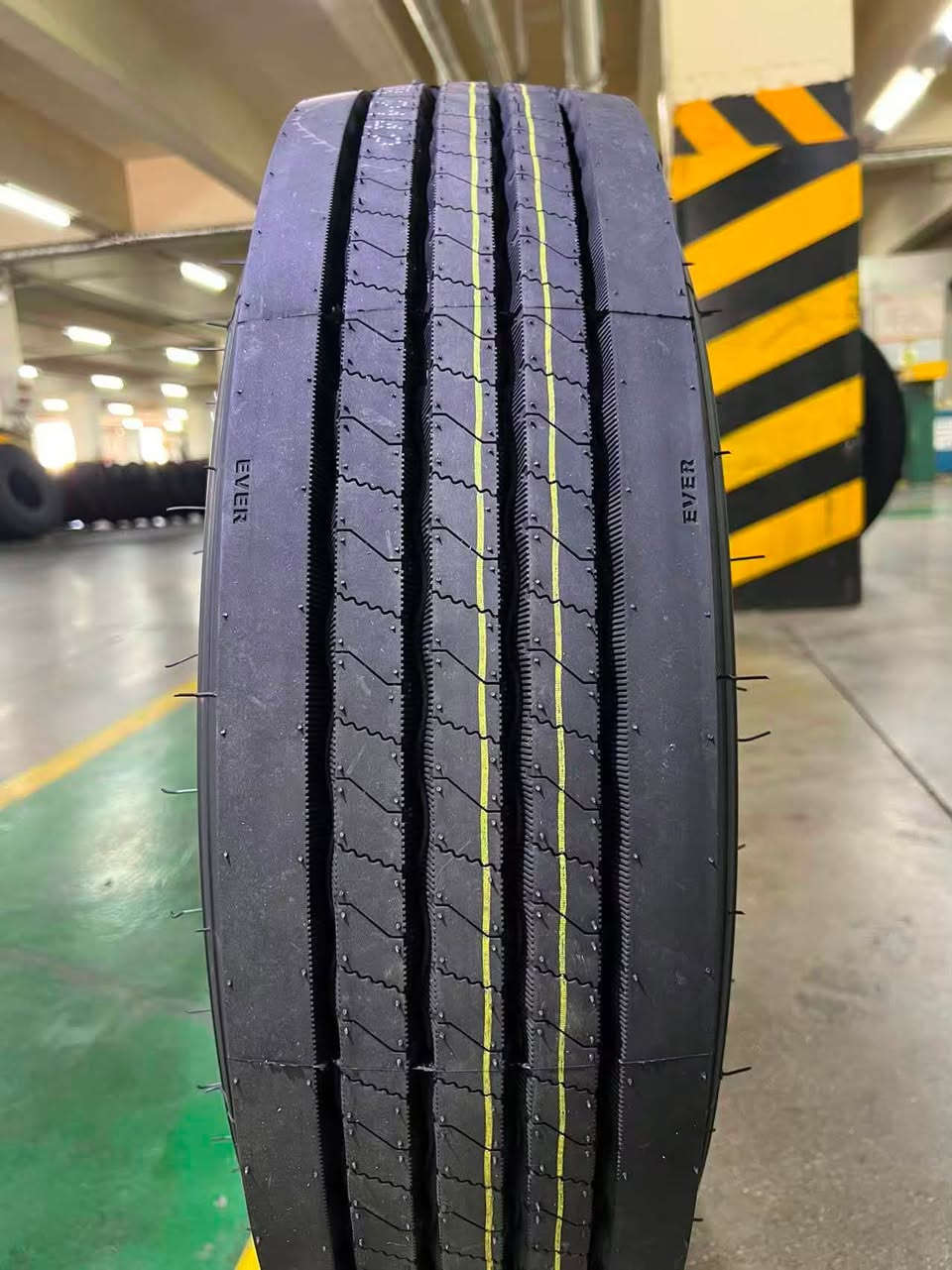 RUNEVER 215/75R17.5 RUN99
👋Hiii~Are you interested in premium TBR? Do you want to build good market reputation and increase customer repurchase rate? 
Toprunner&Roadking
🚗Specialized TBR factory sincerely looking for quality-oriented type importers
✨TOPRUNNER premium with affordable pirce,Click the link below to contact me

📲Click for whatsapp

https://wa.me/19062501896

#tire #tyre #TBR #TRUCK #Pneu #Llants
#JOYALL #FACTORY #PCR #Longmarch #Doublecoin #wynstar #westlake #Chaoyang #BLACKLION #blackhawk #AfricaBusiness #trading #heavyequipment #truckparts #tiresupplier #tiremanufacturer #tires #tyrefactory


**إذا كنت صاحب هذا الإعلان وتريد حذفه لأي سبب، رجاءا أرسل رسالة إلى الدعم الفني**