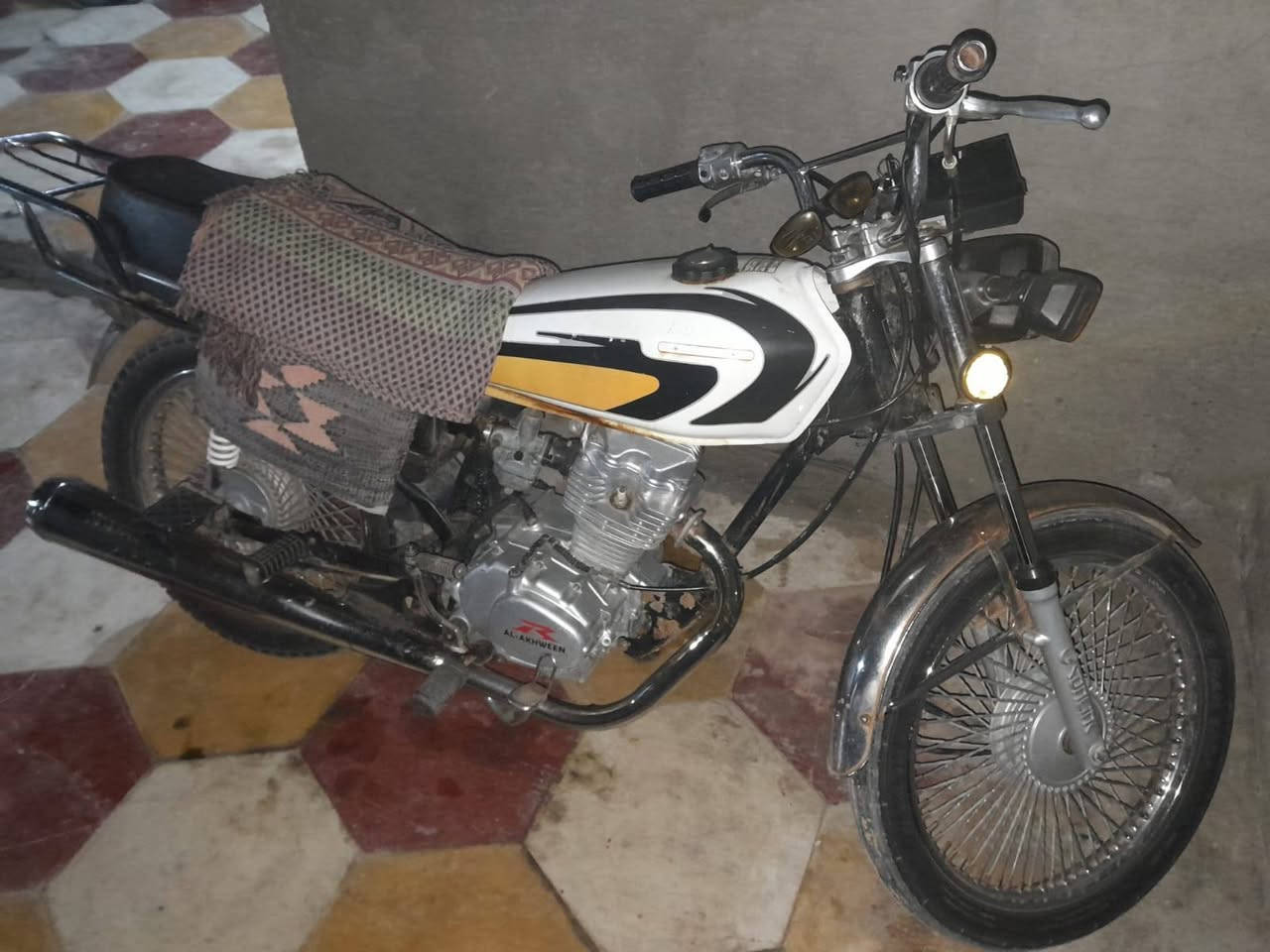 سلام عليكم دراجه اربعه كير للبيع موديل 20اوراق اسكنر محرك رابيدو السعر 400وبيها مجال  الشراي ينتصل وبي خير ويدلل ***********
