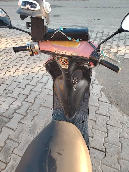 قردة نضيفه مكينه تخبل نص هندرلايت اشاير قفل جنطة شغال السعر 175 بغداد الشعب  ***********
