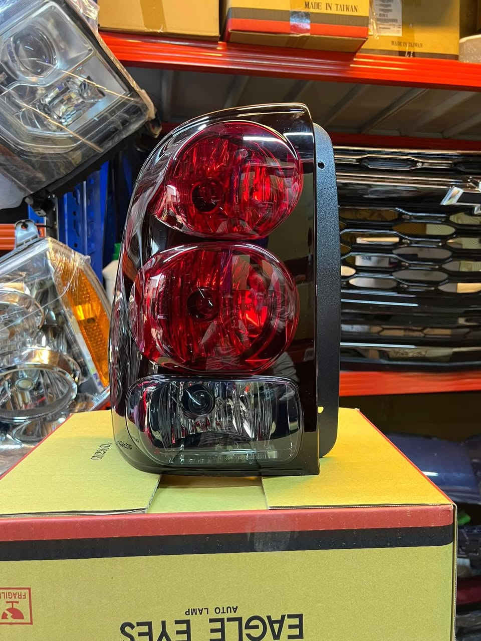 متوفر قطع غيار تريل بليزر 
جديد تايوان وا تفصيخ أصلي 

موديل 2002/2009 

متوفر قطع غيار السيارات شيفروليه عام 
جميع الموديلات داخل الصفحة 

موجود توصيل لجميع المحافظات العراقية 🚛

عنوان: بغداد ساحه الطيران 
شارع الجام فرع مطعم البركه 
***********
***********
