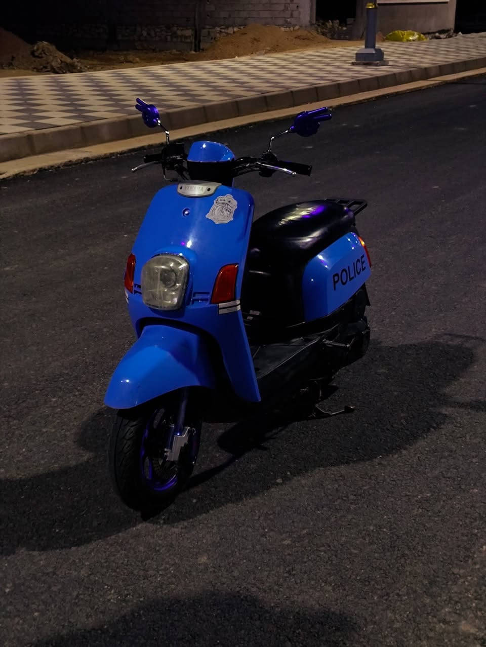 السلام عليكم ورحمه الله وبركاته للبيع ماكس بوليس مزود بوشه 55 ومزود صالنصه FM وياله رياضيه كفره نضيف كهربائيات كلها شغاله وكيچ سرعه وكيچ البانزين شغاله كله السعر طبلي عل خاص وهاذه رقمي ***********
