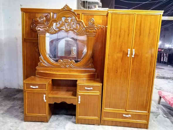 غرفة نوم مستخدمه اربعة ابواب اخت جديده موبايل ***********لدينا خدمة توصيل بكروه
