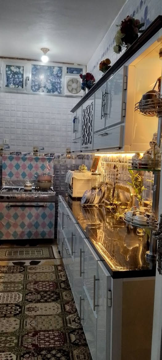 دار ركن   للبيع مساحته 300متر. 🟥 نظيف بناء حديث 🟦 يحتوي على ثلاثة غرف نوم وهول ومطبخ واستقبال وصحيات داخلية وخارجية وگراچ وحديقة 🟥
⬅️مبني من الطابوق 🟦 
⬅️السقف صب كونكريت 🟥
⬅️الارضية والجدران سيراميك 🟦
⬅️السطح شتايگر 🟥
⬅️في الشارع الرئيسي وليس فرعي 🟦
⬅️نوع العقار طابو زراعي مرقم 🚨
السعر//87 مليون قابل للتفاوض 🔲
العنوان//كوت ــحي الحكيم الاولى شارع افران الهادي 🟥
    ...........    .......     .......     ......

للاستفسار الاتصال على الارقام التاليه 
📳📳*********** 📳📳
📳📳*********** 📳📳
مكتب دلالية اهل الديرة للعقار 🏨🏨
