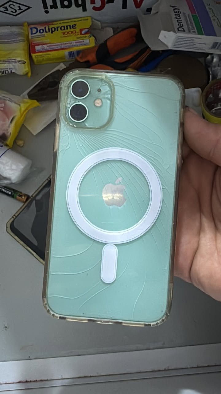 سلام عليكم آيفون 11 مبدل بطارية وشاشة شغال كلشي مابي مكان نجف ***********
