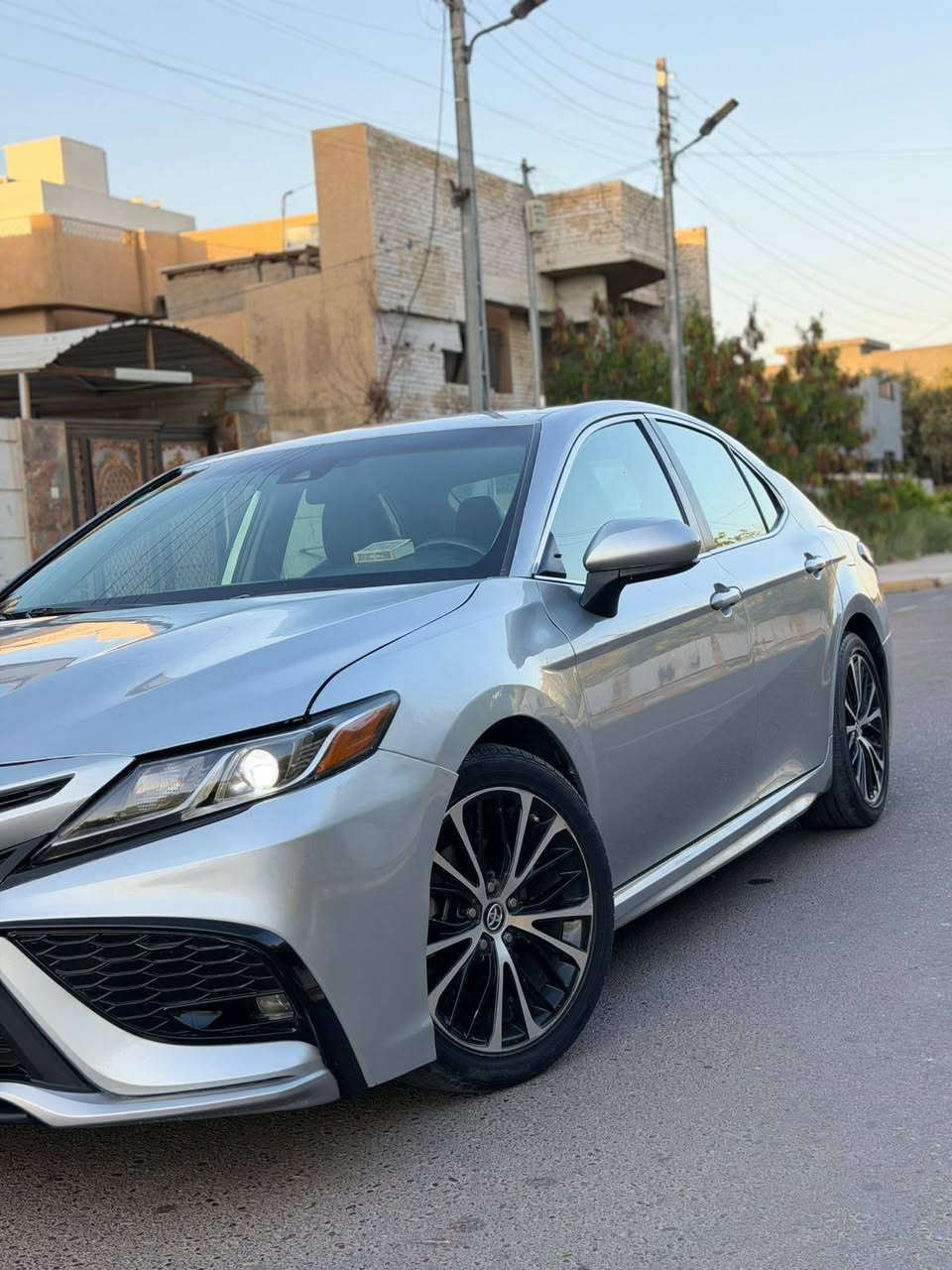 كامري2019se للبيع وارد أمريكي

السعر 140مجال حك الجيه وماكو هيج سعر بالعافيه ع ياخذها 

بانزين رقم بغداد 

مواصفات se :

1- كشنات جلد وكهرباء

2- رادارات امامي وجانبي  

4- فول تحكم ستيرن 

5- شيفتات استيرن

  باقي المواصفات معروفه 

حادثه فقط جاملغ امامي وبنيد بدون دواخل ولغود كلها سليمه 

وعندي بالعراق وياها رش قطعتين اثر شخوط  ومصورها قبل لا اصبغ  السياره ليبل واحد بلاديه ما مبدل بيها ولا قطعه عندي فقط الأربع قطع رش فقط بدون دواخل  بقيه السياره كفاله 

السياره مديومه ادامه كامله مكينه وكير بلاديات جدد وضع شركه  تبريد ثلج تخم تاير صدر امامي وخلفي كله جديد شرط ماتصرف عليها ولا درهم وبالعافيه ع الشراي 

السياره ماشيه 170 كيلو متر 

السياره كلش حلوه 

مكان سياره /الأنبار فلوجه 

***********
***********
