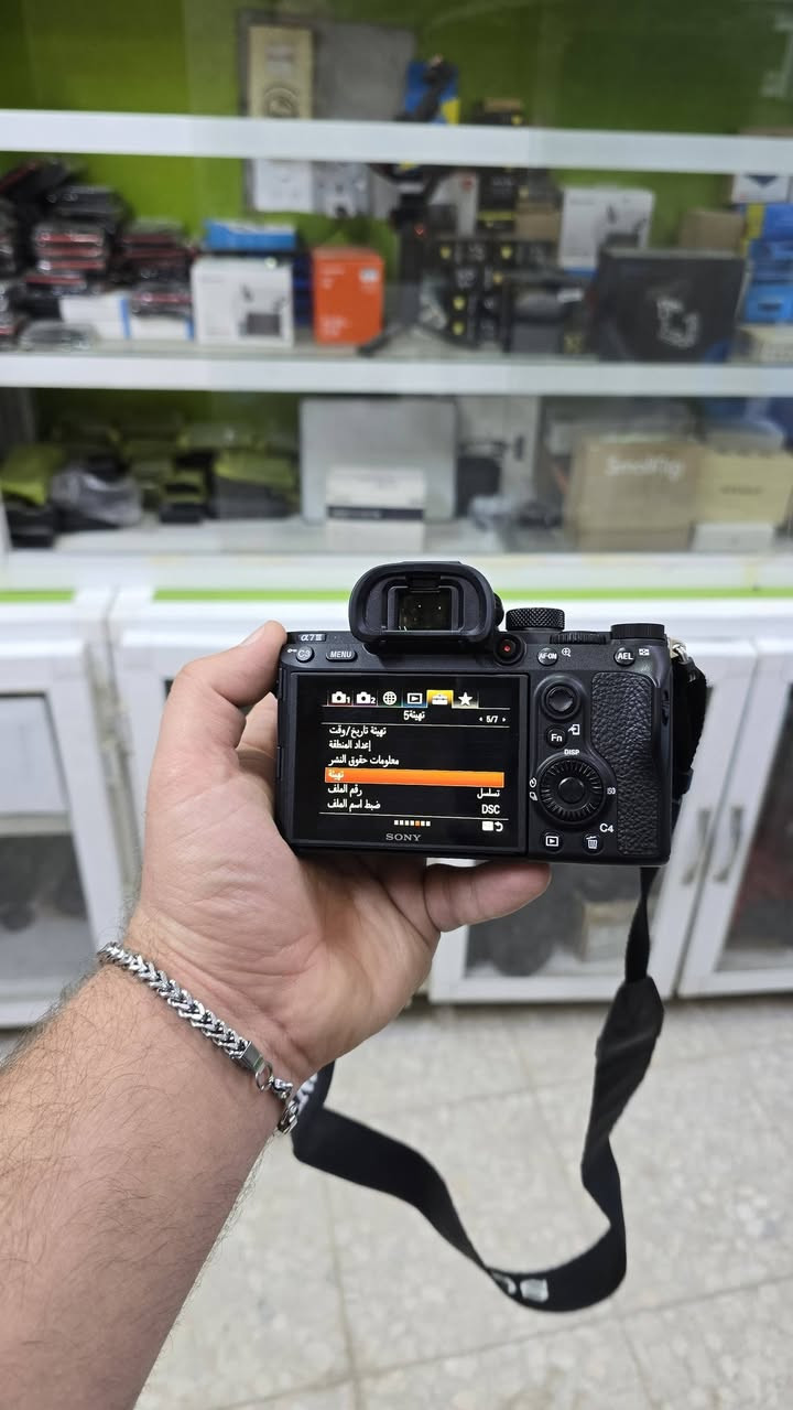 SONY.A7III سعر بدي مليون و375الف 
GM.24.70 F2.8 سعره مليون و550الف
نضافه فول مع ملحقات حزام شاحن جنطه
مكاني بابل شتره 1k✅️
***********
***********
