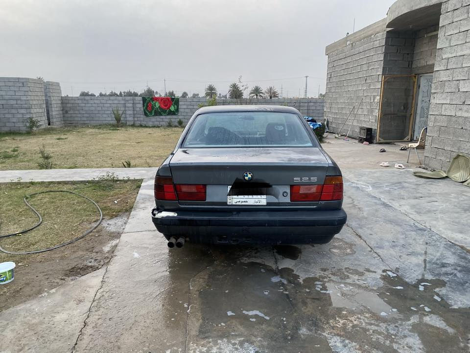 سلام عليكم بي أم  525 1990  كير أوتوماتيك رقم أنبار كير محرك صدر تخم تاير كله جديد مصوجه.  سياره بلاديه مكفوله من صبغ و ضربه  بلاديه  تحويل ثاني يومً 
مكاني الرمادي 
السعر ٣٦ وبيه مجال بسيط 
***********
