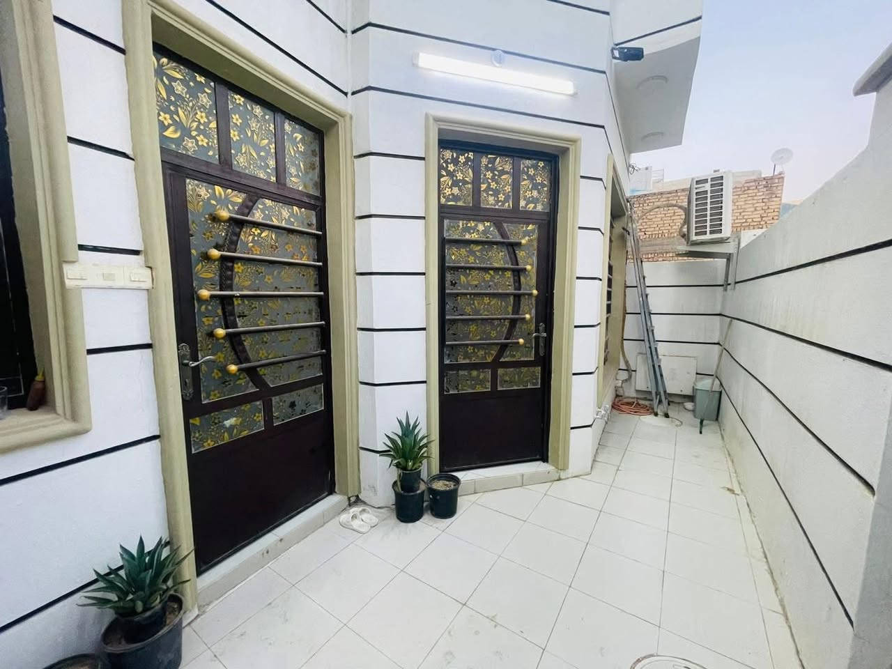 سلام عليكم بيت للبيع طابو زراعي في حي كوام المساحه125الواجه 8.5
موقع مميز بناء طابوك بي ثلاث غرف وصالة استقبال ومطبخ خارجي وحمام البناء حديث وجاهز للسكن باقي التفاصيل 
***********
موقع الدار حي الكوام

فرص مميزة للبيع والشراء ✨
متوفر جميع أنواع القطع والأراضي
الاستثمارية، طابو صرف، والزراعية
ونستقبل عرض منازلكم وقطعكم بأفضل الطرق وبأسعار منافسة
المصداقية والثقة أساس تعاملنا 🤝
