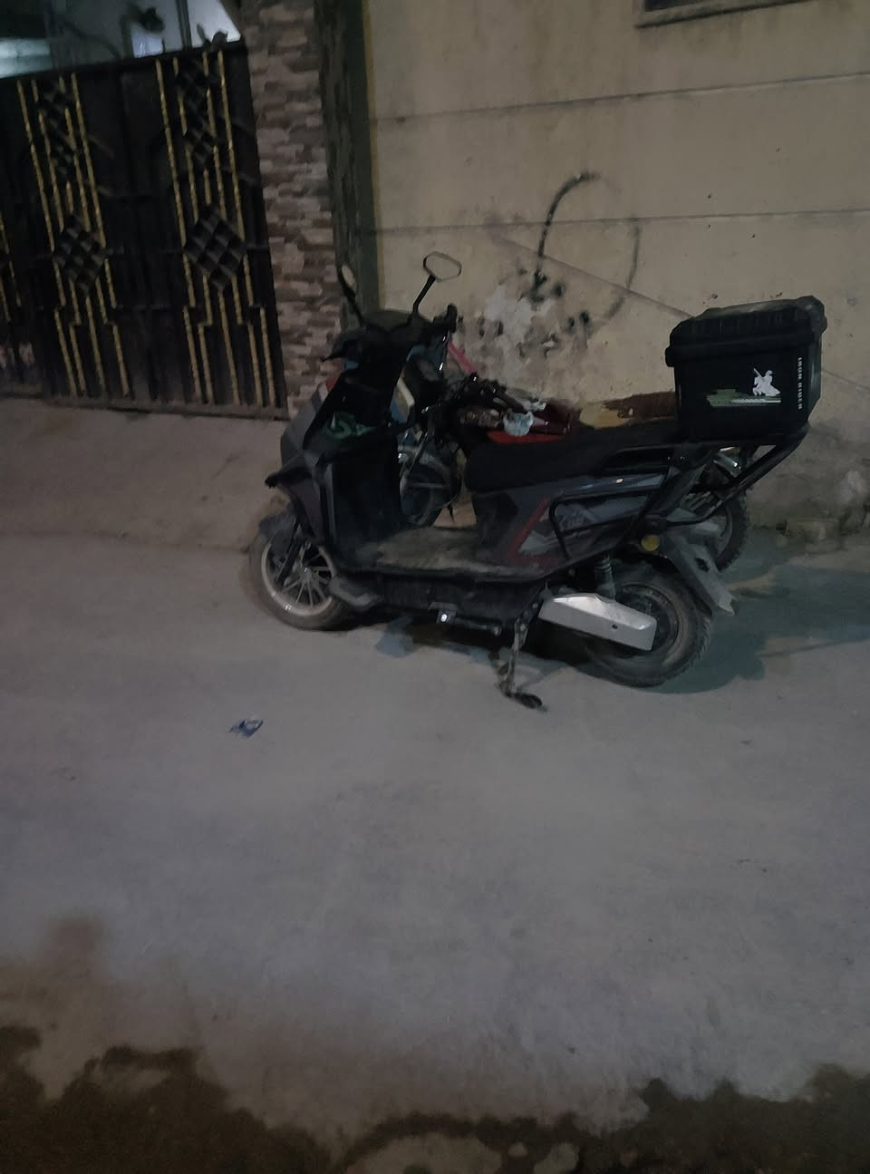 السلام عليكم الموطور سكنس لبيع الفلوجه حي رساله صارله شهر نوص من ماخذه السعر 850بي مجال *********** رقمي
