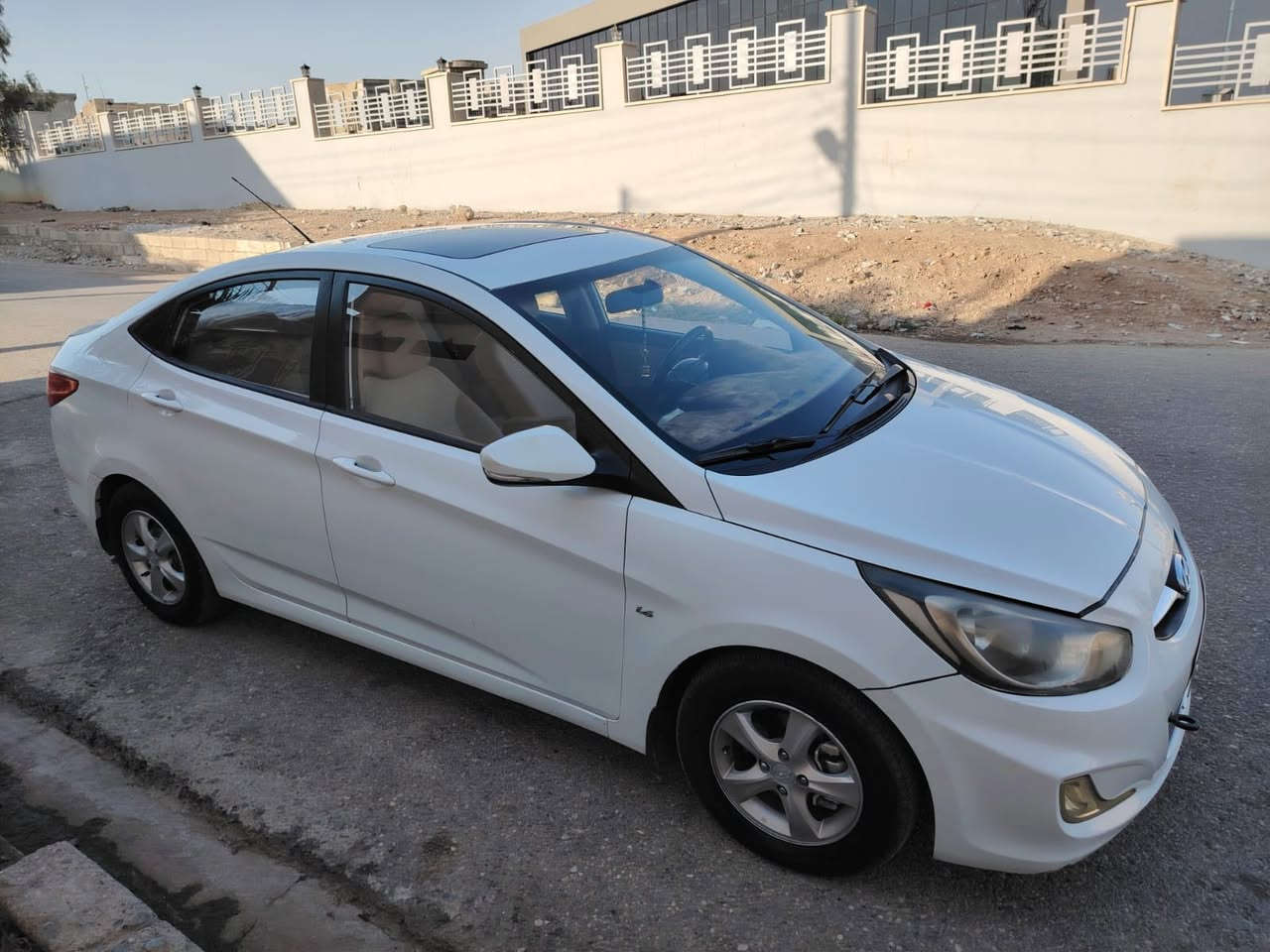 السلام عليكم
اكسنت موديل 2012 
كوري باي كوري محرك 16
مواصفات واضحة بالصور ،
5 ويل كب
ضرر باب سايق بي صبغ و بوند شويه بارد
رقم دهوك سنويه وهزة منتهية 
سعر 115$ ورقة وبيها مجال 
للتوتصل
***********
***********
