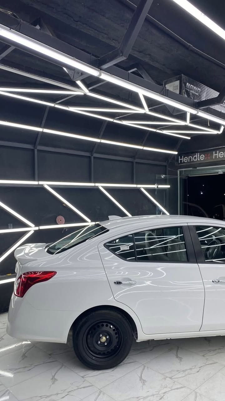 السلام عليكم 
نيسان صني موديل ٢٠٢٤ هندي البليتة الزركة شركة السور ماشية ٢٦ الف مكفولة كفالة عامة رقم اربيل بأسمي 
مكان السيارة كركوك 
السعر ١١٨ وبيها مجال بسيط 
للاستفسار ***********  اتصال واتساب ماسنجر
