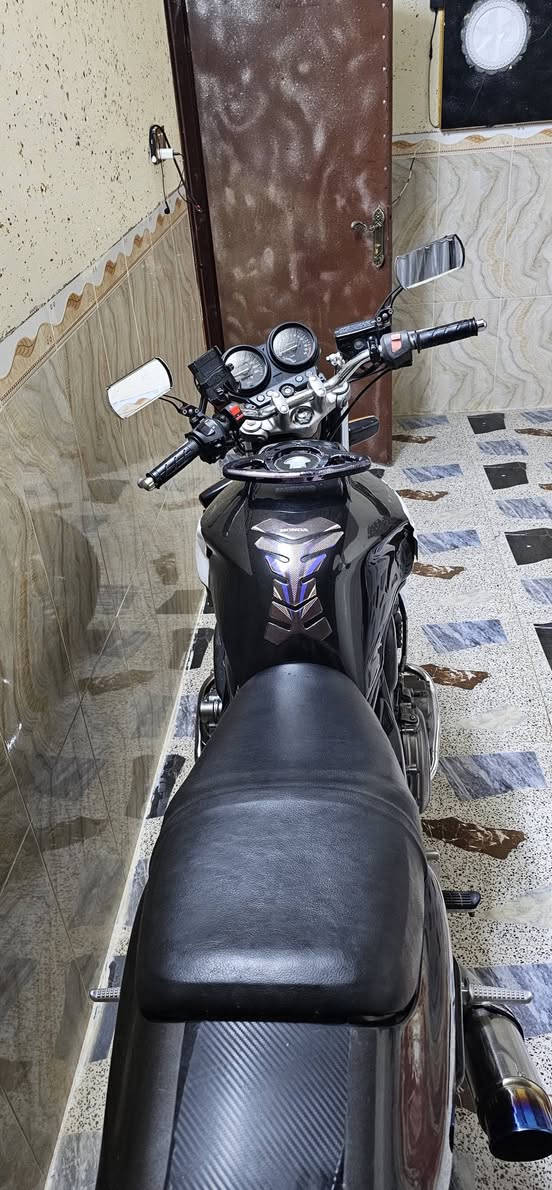 سلام عليكم دراجه سيبي 400 لبيع جيل اول 16والف محرك كير شرط كلها شقاله اوراق فقط منفيس عنوان شيخان غريب ع موصل سعر 15بيها مجال قليل حك جيتك خاص مفتوح راقم واتساب ***********
