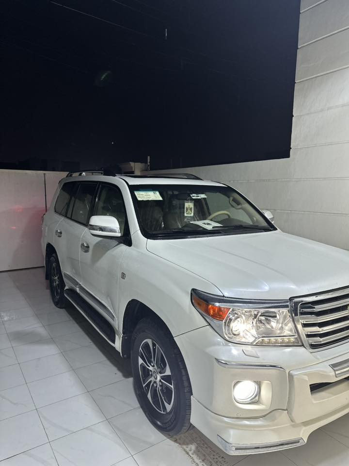 السلام عليكم لاندكروز  للبيع  موديل 2008 محدث 2014  السياره 8سلندر مواصفات لكزز السعر 35وبيه مجال حك الجيه  السيارة حلوه ونظيفه. بدون صبغ  اتصال عله رقم👈*********** وكل الهله بيكم ❤️
