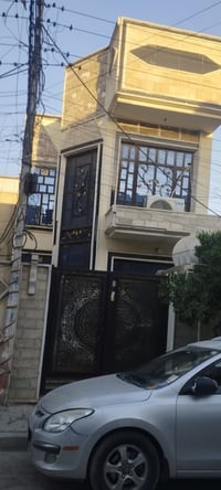 الدار للبيع او الرهن المساحة ١٠٠ م الواجهة ٢٠ والنزال ٥  العنوان الحري...