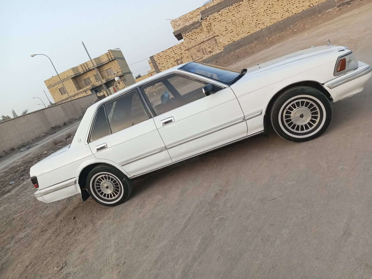 سلام عليكم سيدان ايسر بلادالبيع مديل ٨٨رقم بغداد دولي مكفولة من ضربة ونقل وكصه محرك كير كسن  حديديه تخم تيرات كهربائيات كل شقاله تبريد مكان ديوانيه عفك السعر ٥٠وبيه مجال رقم الهاتف ***********
