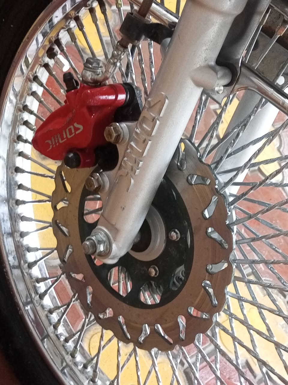 دراجه ٤ كير مال وكيل شاصي ٢١ وغراضه ٢٥ 
كفاله عامه ***********بي واتساب
سعر 1300 وبيه مجال لوحات نكليزي شرط مداور
