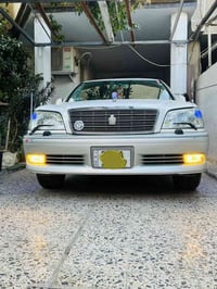 ملكة • ٢٠٠٣ • كاميرا خلفية