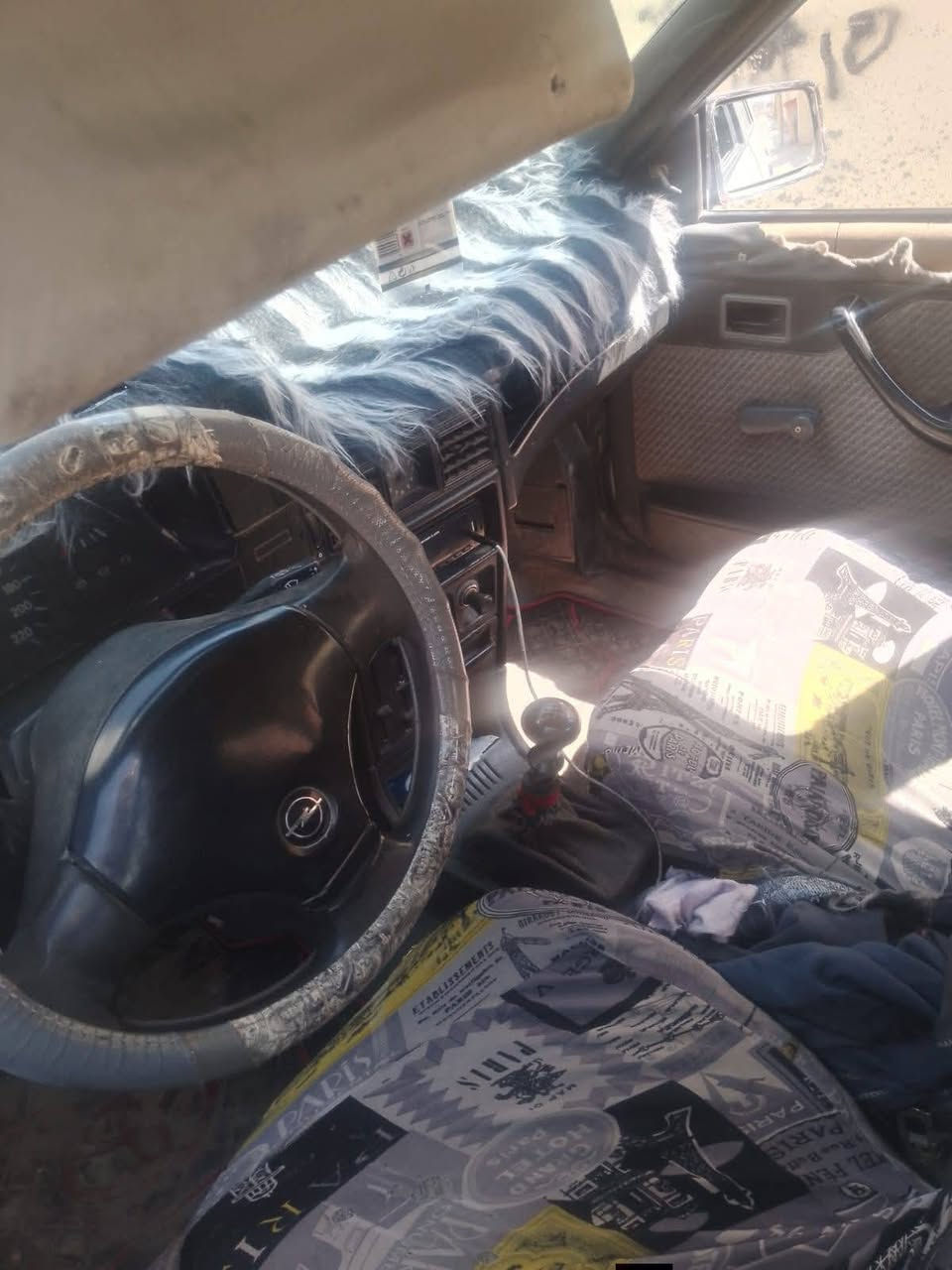 من رخصه الادمن اوبل كاديت ستيشن موديل ٩١ لون ابيض رقم انبار انكليزي هزه جديده سنويه لل٢٩ تحويل مباشر بلاديه محرك ١٨٠٠جديد كيرعادي السعر ٢٦وبيها مجال قليل الاتصال ***********
