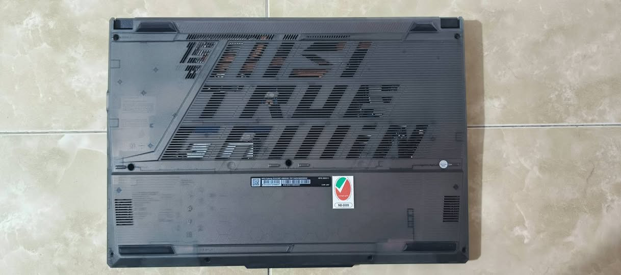 للبيع التفاصيل كاملة بالصور جوة
السعر 1،250 مليون و ربع 

💻 MSI Cyborg 15 A13V (أعلى فئة)

✅ المعالج: Intel Core i7-13620H
✅ كرت الشاشة: NVIDIA GeForce RTX 4060 8GB
✅ الرام: 16GB DDR5 (قابل للترقية حتى 64GB)
✅ التخزين: 500GB NVMe PCIe Gen4 SSD
✅ الشاشة: 15.6" FHD IPS 144Hz
✅ Wi-Fi 6E + Bluetooth 5.3
✅ منافذ USB-C + HDMI 2.1 + RJ45
✅ وزن خفيف 1.98 كغم

مناسب للألعاب الحديثة، المونتاج، التصميم، والبرامج الهندسية.

للاستفسار أو الحجز يرجى التواصل عبر الخاص.


**إذا كنت صاحب هذا الإعلان وتريد حذفه لأي سبب، رجاءا أرسل رسالة إلى الدعم الفني**