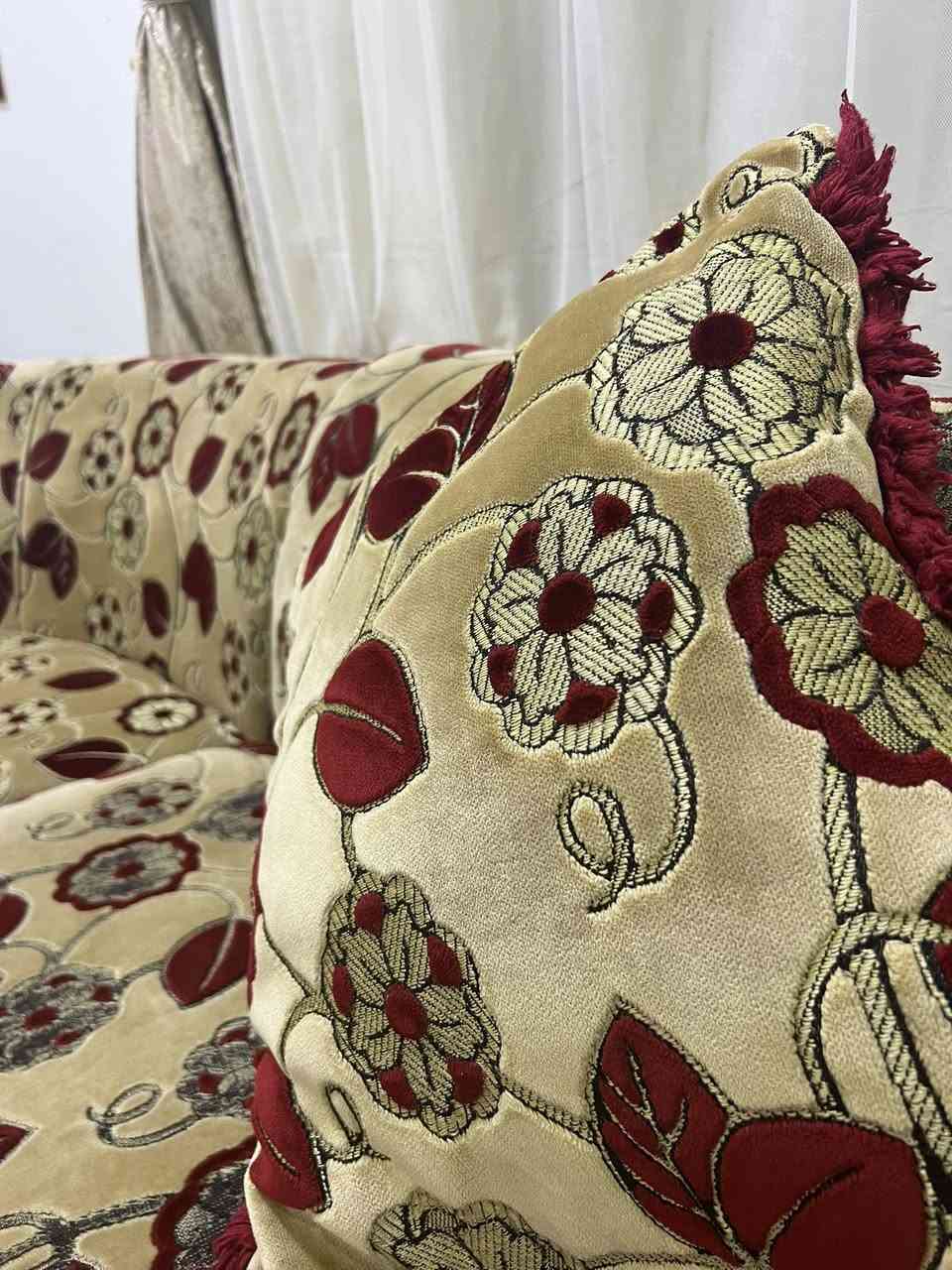 ديوان كويتي كامل 8 قطع
الديوان كبير،، تقريبا يطلع 10 متر،، اسفنج ربل  كلش قوي والنضافة واضحة بالصور،، اي ضرر مابي ابد 

السعر 275 وبي مجال 

العنوان البهادرية 

@إشارة


**إذا كنت صاحب هذا الإعلان وتريد حذفه لأي سبب، رجاءا أرسل رسالة إلى الدعم الفني**