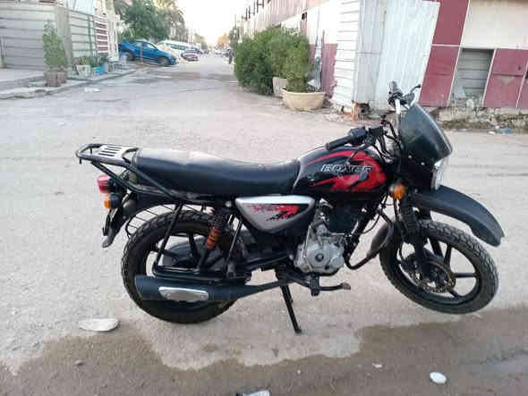 سلام عليكم بوكسر للبيع موديل ٢٠٢٣ رقم وسنويه مكفولة مكينه برغي مامفتوح شرط لفحص ولقناعة يله تاخذها دراجه صالهة سنه متروكه ***********سعر2,300بيها مجال
