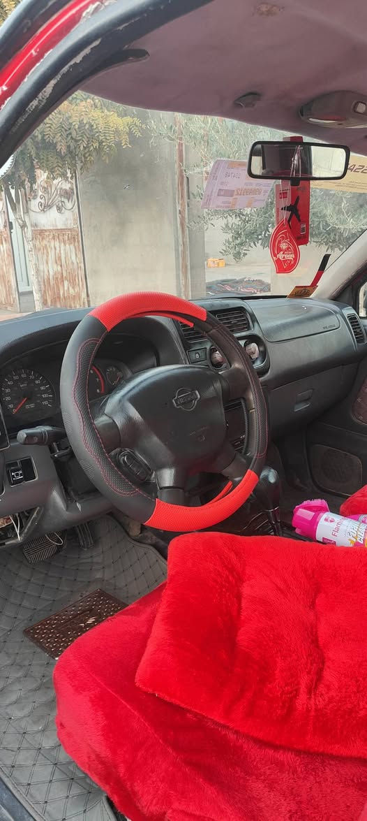 جوری سه یاره/نیسان 2000     ***********
ره قه م /هه ولیر                     ***********
گیر/ئوتو ماتیک 
ئیشه کات به/ غاز و به نزین      نرخ 65 ورقه و مه جال
پستون /6
بویاخ / کامل 
به شه رتی ئه وه ی به قه د سه نیه ک صه رفه کات به غاز حلبجة, السليمانية
