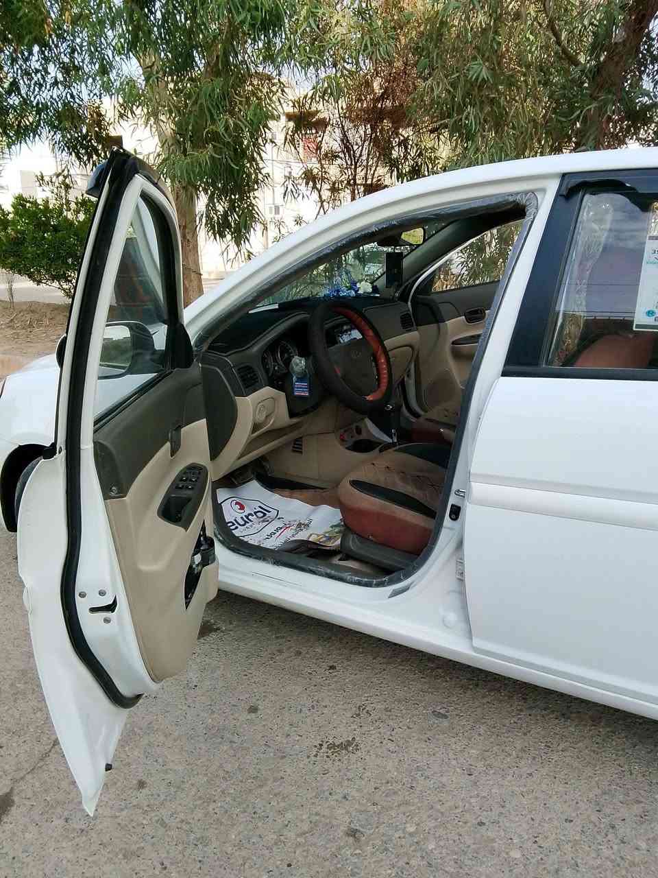 السلام عليكم
#أكسنت ٢٠١١

#لون ابيض 
رقم اربيل كابون بانزين 
سياره كامله وماينقصها بس ستر الله 
محرك cvt
كير شرط 
سنويه جديده رقم دولي 
السياره ضررها جاملغ الخلفي الايمن وموجوده صورتو قبل التعديل اووالضرر  بدون اي داخل   
وبعض الملاحظات 
السعر ١٠٣ 
*********** وبيها واتساب
