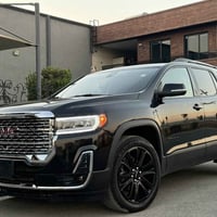GMC ACADIA SLE 4X4 2023 بنيت و صندوق مصبوغ مشي ٣٠ الف ٤ سلندر سيارة جا...