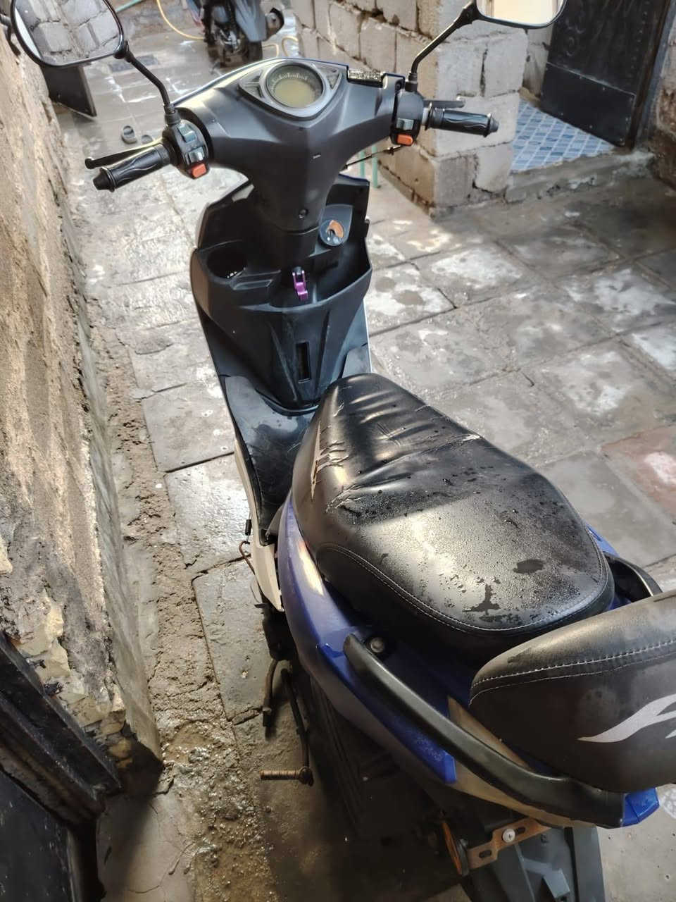 دراجة fs صيني دراجه حلوه وخير من الله شغاله ما بيها كل نقص فقط الكهربائيات ما تشتغل
سعر 250 وبيها مجال للشراي
***********
