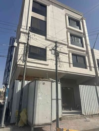 بنايه ركن للايجار  الموقع حي الجهاد الشارع التجاري من جهه الخارجيه مجو...