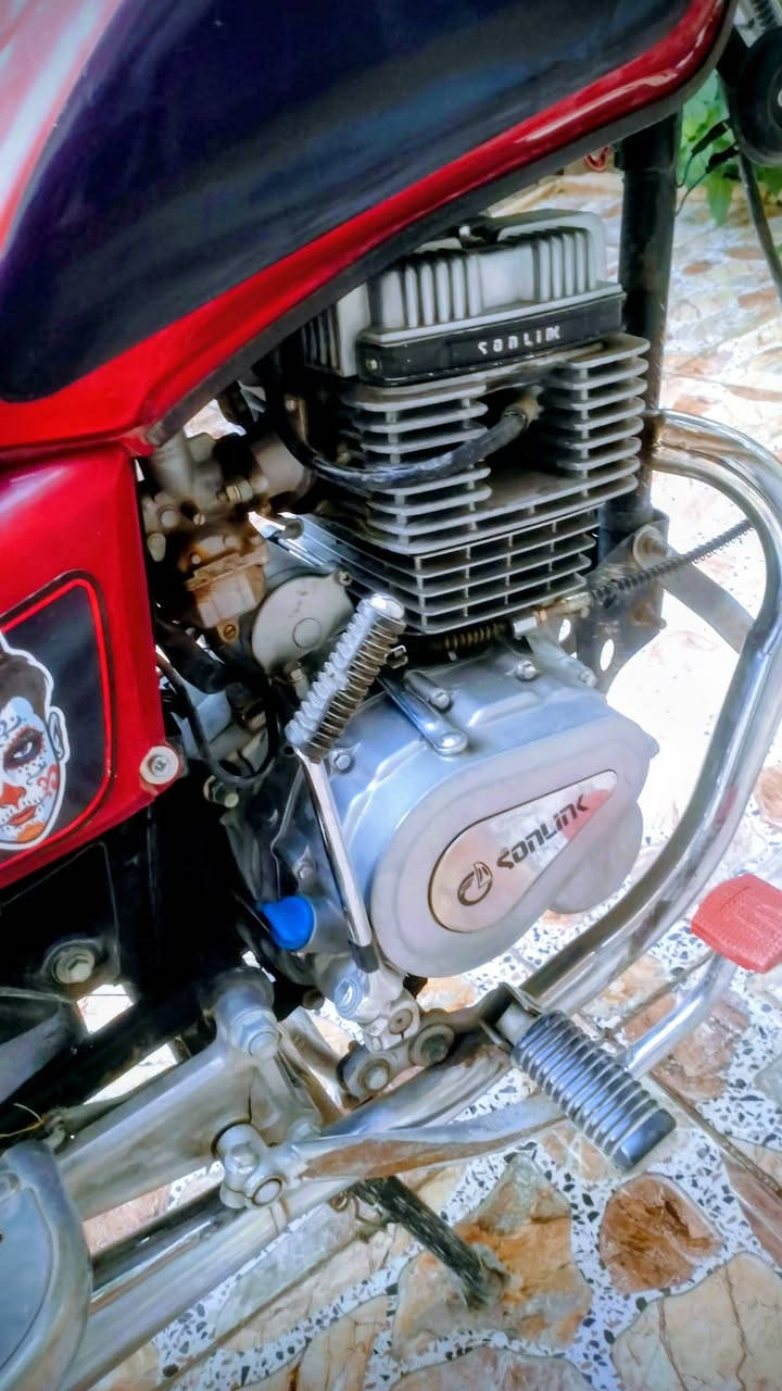 سلام عليكم.متاح دراجه جيني موديل 2017 ما مفتوحة شرط النظافه عامه  كهرباء كلها شغال نكره سلف + هندر ورقه وحده=سعر (375)  سكن ديالى ناحية السعدية. مراوسه هم يرهم  ***********
