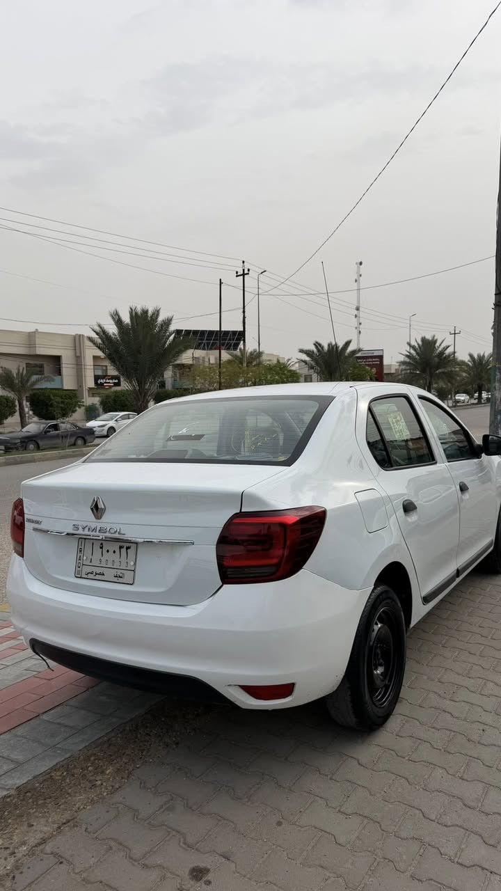 السلام عليكم سياره رينو 2019 السياره نضيفه كلش واستخدام شخصي السعر 75 ورقه الرقم ***********
