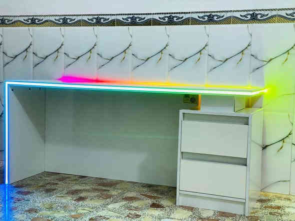 السلام عليكم
متوفر ميز كيمنك جديد للبيع⚡️
المواصفات 
-الطول 170cm
-الارتفاع 74cm
-الداخل 60cm
-جرارات هايدروليك 
-ليد بروفايل تحكم ريمونت وبالتطبيق الخاص به 
للاستفسار والطلب يرجى التواصل عبر الواتس اب ***********
يوجد تفصيل حسب الرغبه
