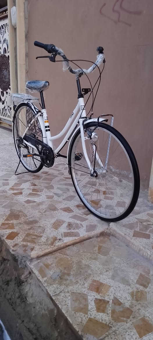 السلام عليكم بايسكل للبيع جديد بالموصل حي شومر بايسكل 90 وبي مجال***********
بيع مستعجل
