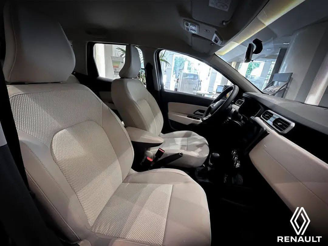 رينو داستر للبيع 2025 حرة مداور ثاني يوم زيرو
0782 847 7788
