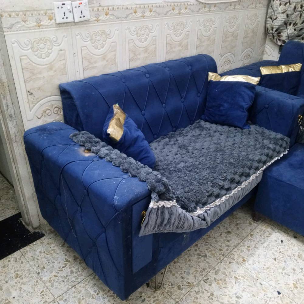 تخم ٨مقاعد مقاعد جديد نضيف هوه وتلبيساته فقط بي لجعه صغيره مال فحمه وكعت العنوان العبيدي شهداء ثانيه سعر ٢٥٠وبي مجال***********