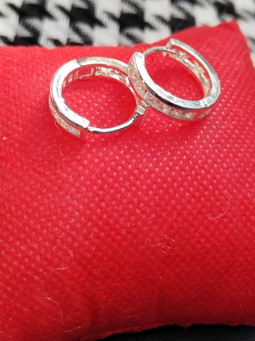 تراجي فضه عيار 925لبيع


**إذا كنت صاحب هذا الإعلان وتريد حذفه لأي سبب، رجاءا أرسل رسالة إلى الدعم الفني**